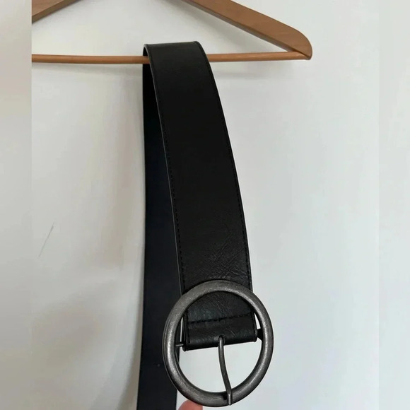 Black  Leather Belt with Round Buckle - Picture 2 of 5